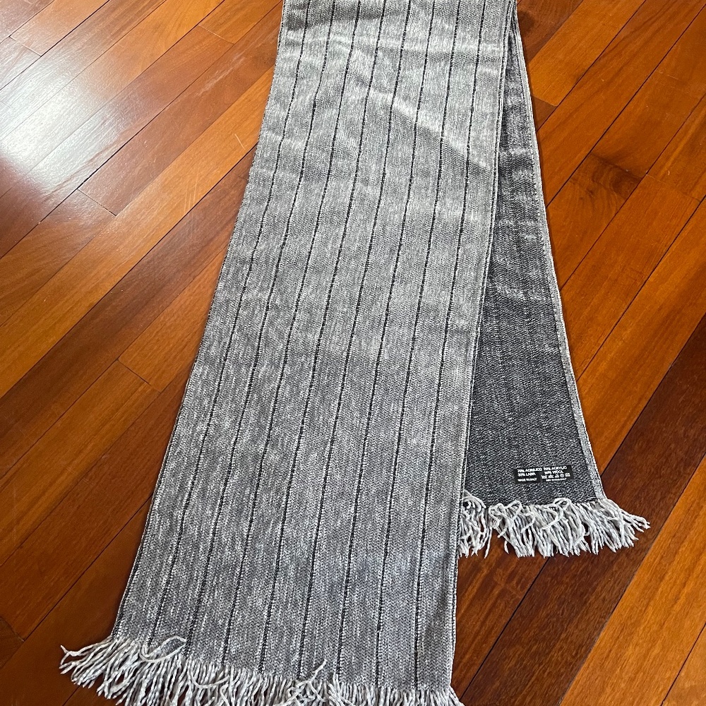 Grey/Black Scarf